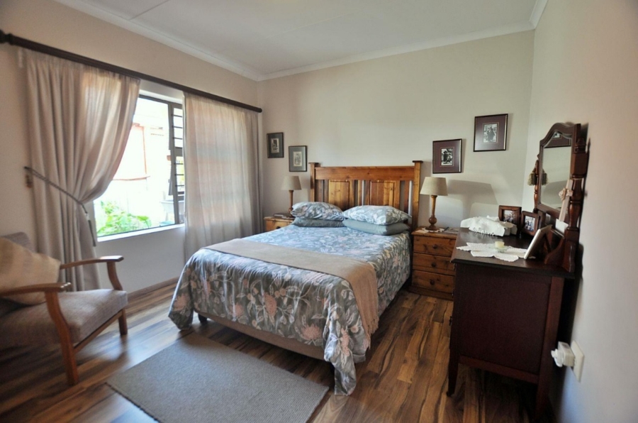 4 Bedroom Property for Sale in Fraaiuitsig Western Cape